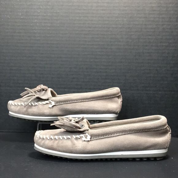Minnetonka Kilty Plus‎ Hard sole Moccasins Gray Suede Women's Size 6 - Picture 2 of 12